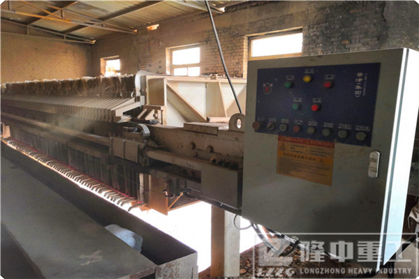 礦山污泥壓濾機(jī)能否達(dá)到時(shí)產(chǎn)100噸？報(bào)價(jià)多少算合適？