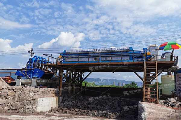 板框壓濾機(jī)在進(jìn)行檢查的時(shí)候需要檢查哪些設(shè)備?